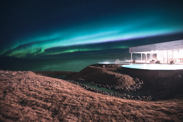 northern lights pool Atlantik Iceland Bespoke luxury travel FIT DMC PCO